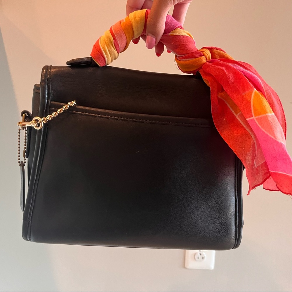Coach Court Vintage Black Glove Tanned Leather Turnlock Bag 9870 - Picture 4 of 11